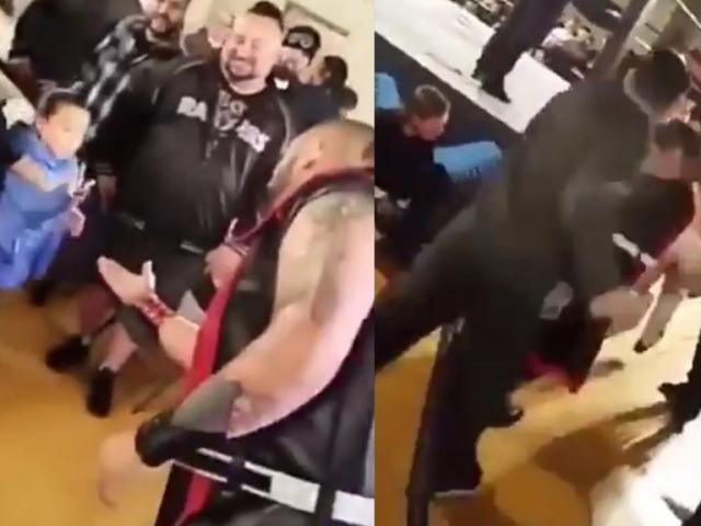 Thể thao - Choáng váng: Đô vật "làm bậy" với fan nhí bị ăn đòn sấp mặt