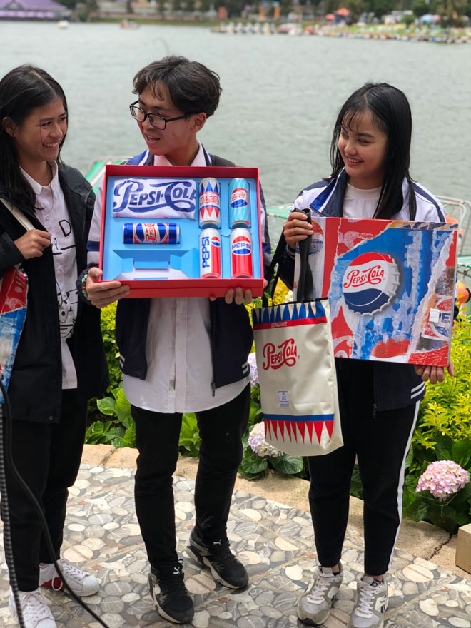 Đà Lạt: Từ khách du lịch đến dân địa phương đổ xô đi săn quà 120 năm có 1 - 7