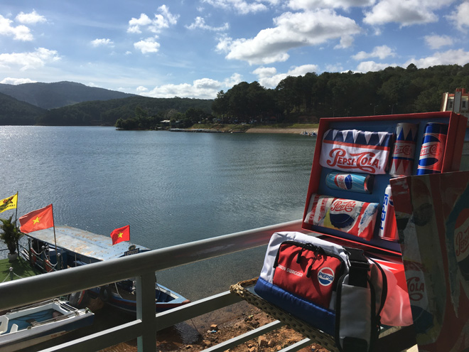 Đà Lạt: Từ khách du lịch đến dân địa phương đổ xô đi săn quà 120 năm có 1 - 8