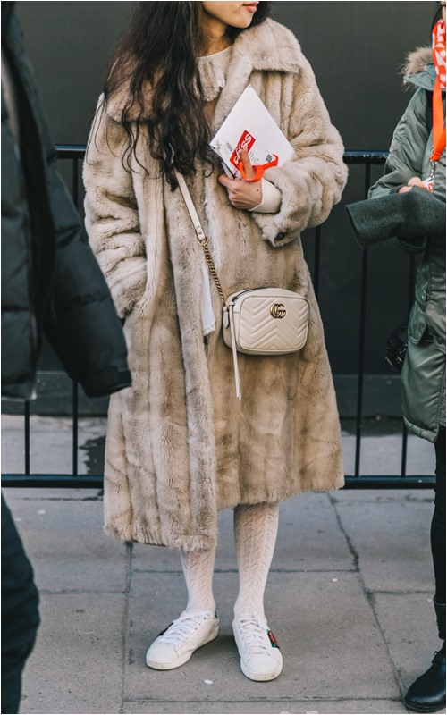 Bí quyết mặc áo khoác dài không luộm thuộm - 2