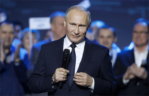 Nghệ thuật dùng đồ hiệu cực đắt đỏ của Tổng thống Nga Putin - 1