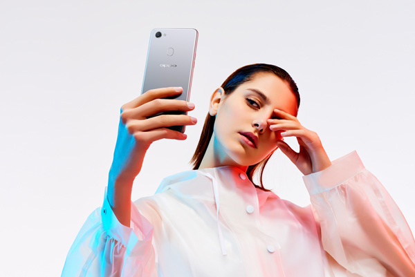 Camera selfie nhiều “chấm” nhất của OPPO F7 có gì hot? - 1