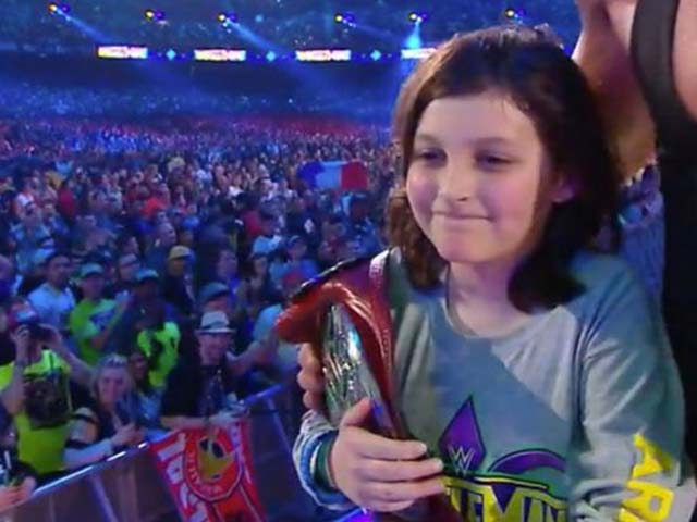 Thể thao - Chuyện lạ có thật: Bé trai 10 tuổi đoạt đai vô địch hạng nặng