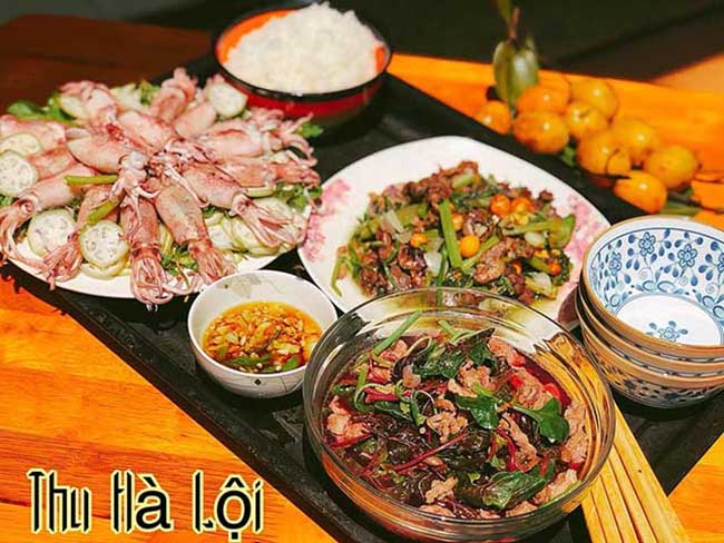 Có lẽ nhờ sự linh hoạt và xuất phát từ cái tâm của người nấu mà mâm cơm của chị Thu lúc nào cũng bắt mắt rất hấp dẫn.