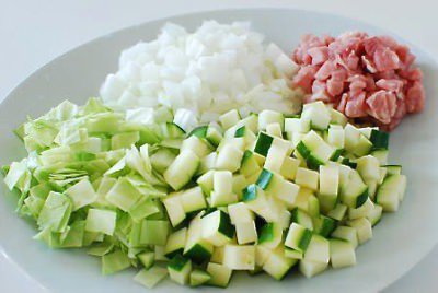 Lễ độc thân tới rồi, hội FA lại rủ nhau làm mì tương đen mong thoát ế - 2