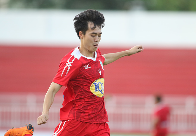 Nhận thưởng lớn sau kỳ tích U23 châu Á, tiền đạo Văn Toàn làm gì? - 1