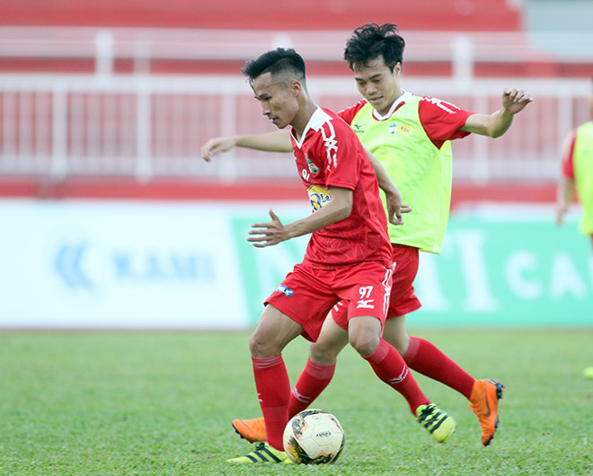 Nhận thưởng lớn sau kỳ tích U23 châu Á, tiền đạo Văn Toàn làm gì? - 2