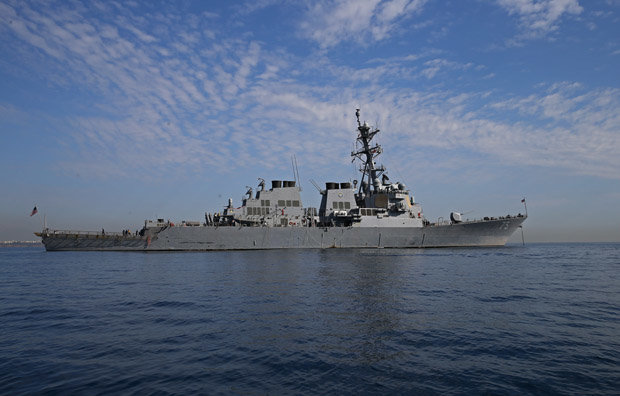 Đô đốc Nga dọa đánh chìm tàu khu trục Mỹ ngoài khơi Syria - 1