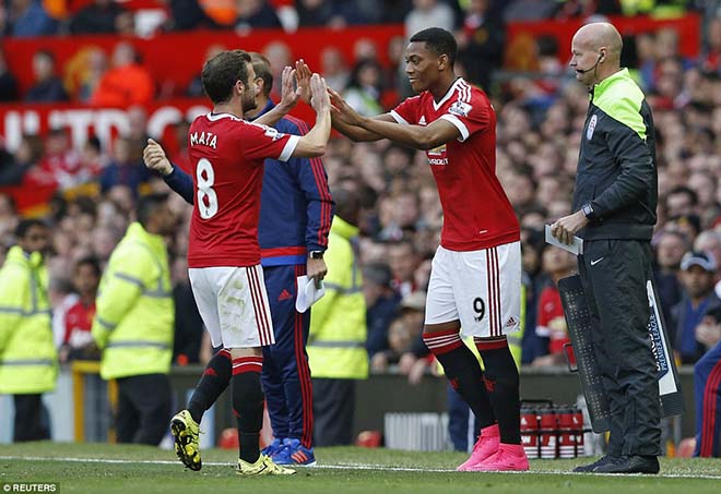 Nội bộ MU bất ổn: Herrera, Martial & cuộc tháo chạy ở Old Trafford - 1