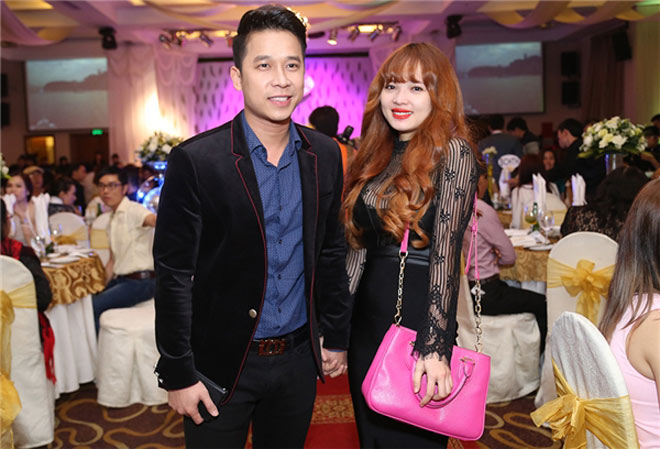 Loạt mỹ nhân gây đỏ mặt vì đi ăn cưới diện đồ lộ nội y - 7