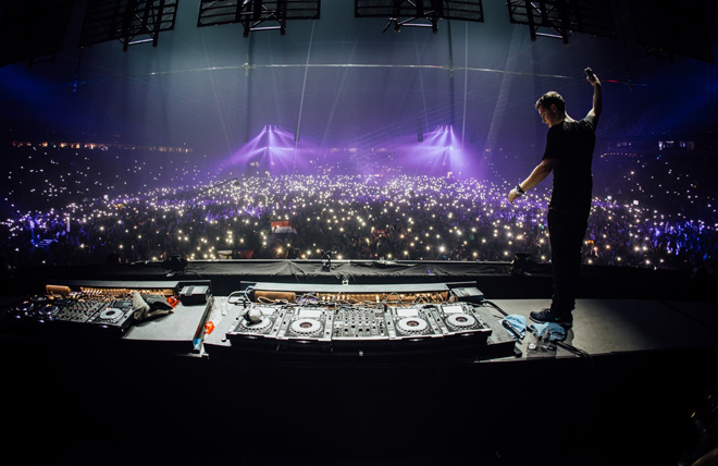 Trải nghiệm F1 lần đầu tiên tại Việt Nam cùng tay đua David Coulthard - 3