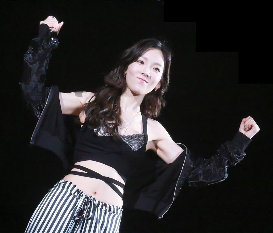 Không thể rời mắt khỏi "vòng eo kiến càng" của sao nữ Hàn Quốc - 2