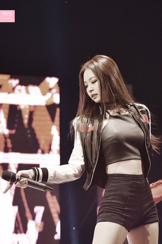 Không thể rời mắt khỏi "vòng eo kiến càng" của sao nữ Hàn Quốc - 12