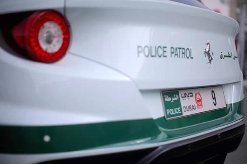 Dubai ra mắt biển xe thông minh, tự động báo cảnh sát, trừ tiền khi phạm luật - 1