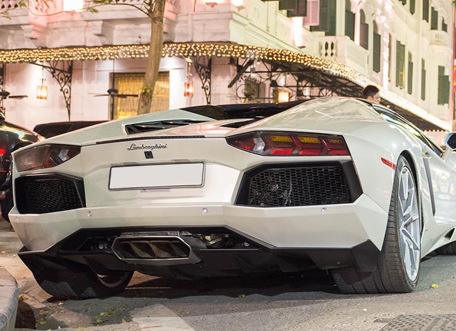 Lamborghini Aventador mui trần 40 tỷ chuyển hộ khẩu vào Sài Gòn - 6
