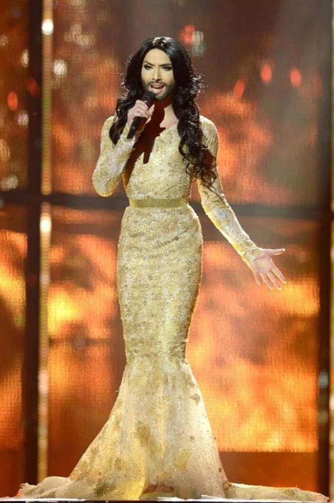 Bị bạn trai cũ đe dọa, ca sĩ chuyển giới công khai bị nhiễm HIV - 2