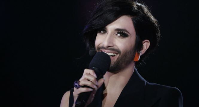 Bị bạn trai cũ đe dọa, ca sĩ chuyển giới công khai bị nhiễm HIV - 5