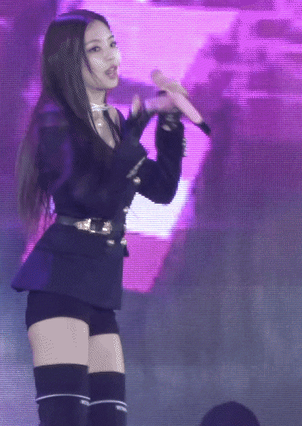 Không thể rời mắt khỏi "vòng eo kiến càng" của sao nữ Hàn Quốc - 14