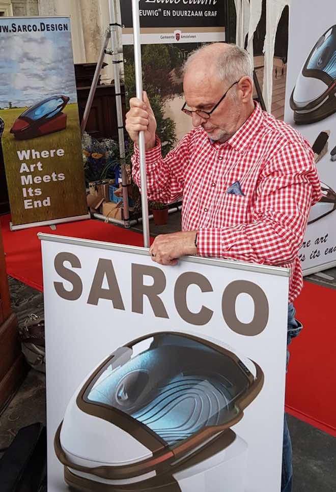 Sốc với “cỗ máy giúp tự sát” - 2