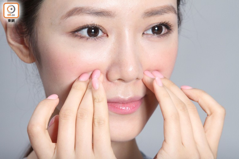 "Nữ thần yoga" Hồng Kông tiết lộ quy tắc vàng để trẻ như gái 18 - 4