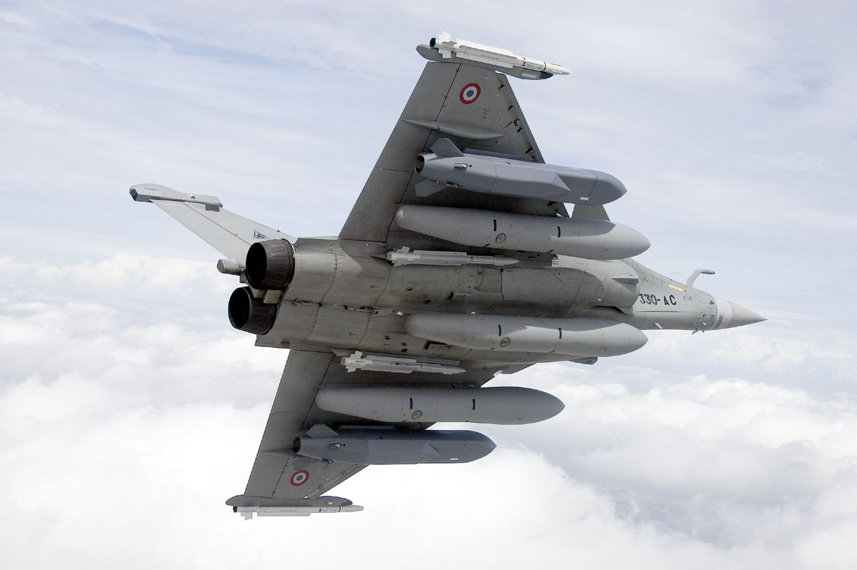 Bất ngờ: Tàu chiến, chiến đấu cơ Pháp &#34;tịt ngòi&#34; khi nã tên lửa Syria - 2