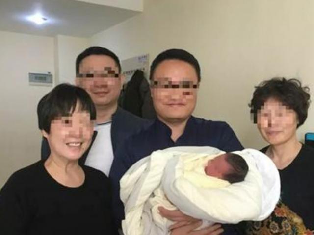 Thế giới - TQ: Con chào đời sau 4 năm bố mẹ tử vong vì tai nạn giao thông
