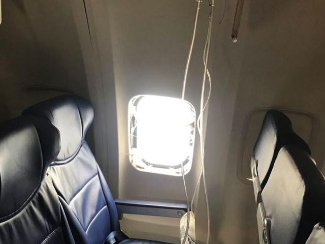 Thế giới - Vì sao hành khách bị hút ra ngoài trong vụ tai nạn máy bay chở 149 người?