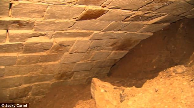 Phát hiện hầm tình báo bí mật từ thế kỉ 16 ở Nga - 2