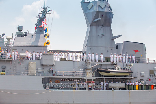3 tàu Hải quân Hoàng gia Úc vừa cập cảng Sài Gòn - 1
