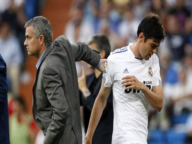 Bóng đá - Kaka tố bị Mourinho bạc đãi: Pogba trong "lò xay", MU như bom nổ chậm