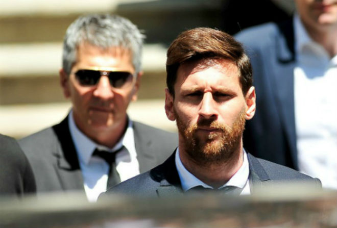 Mặt tối của Messi ở Barca: Thiên tài cũng chẳng thiếu &#34;vết đen&#34; - 1