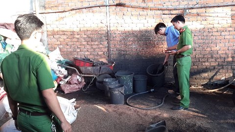 Uống cà phê trộn bột pin nguy hiểm như thế nào? - 1