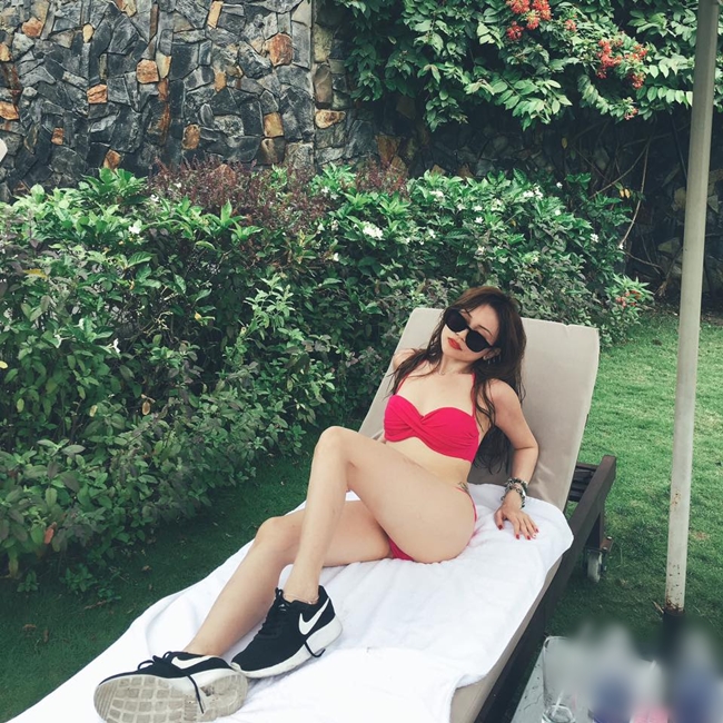 Tuy nhiên, khi tiết lộ chiều cao thật của mình, VJ 8X khiến nhiều người bất ngờ vì cô chỉ có 1m55.