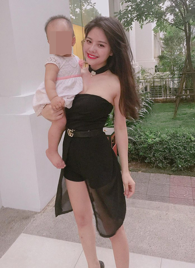 Đã là mẹ của một cô con gái gần 3 tuổi, Nguyễn Thị Huyền Trang (24 tuổi) vẫn trẻ trung, xinh đẹp. 