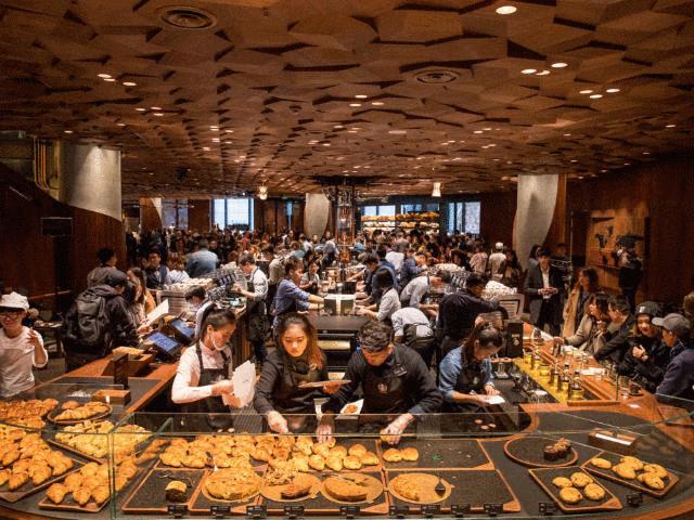 Tài chính - Bất động sản - Khám phá quán cà phê Starbucks lớn nhất TG được ví như "công viên cà phê"