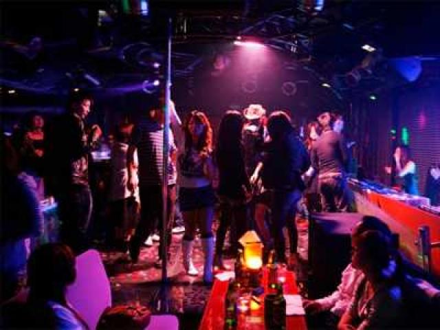 Pháp luật - Nghe bạn gái nói bị sàm sỡ trong quán bar, thanh niên đâm chết người