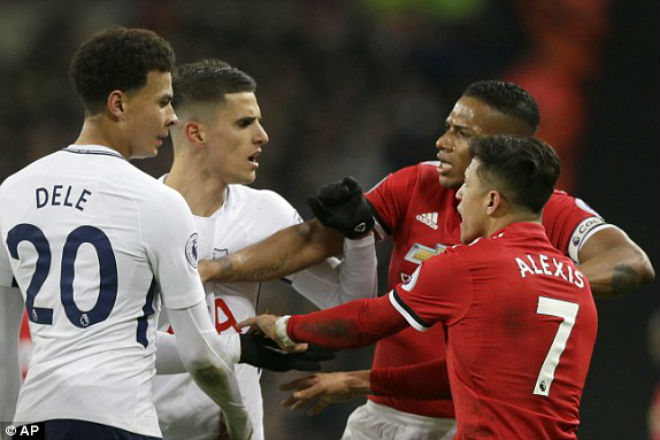 Ngoại hạng Anh trước vòng 35: MU dồn sức FA Cup, Man City nhận ngai vàng - 1