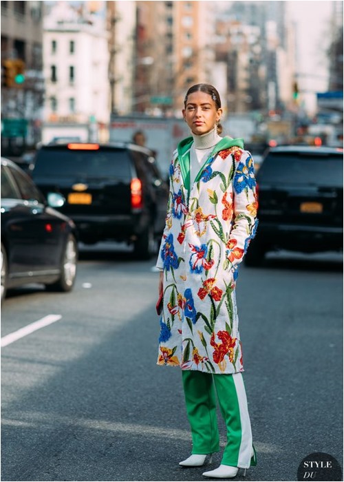 Gặp cô nàng mix đồ sáng màu chất nhất quả đất - 13