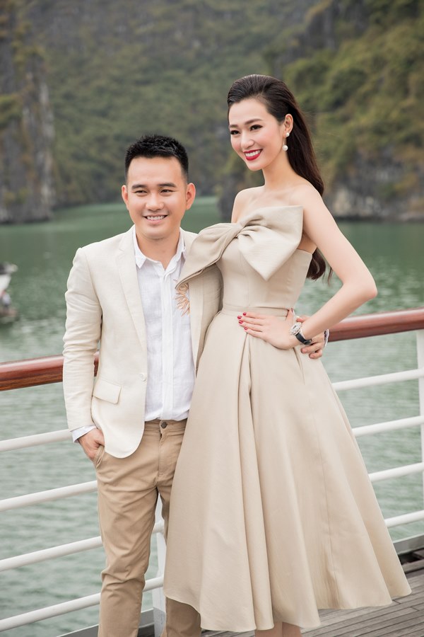 Nhã Phương lộng lẫy dự show Lê Thanh Hòa trên du thuyền - 5