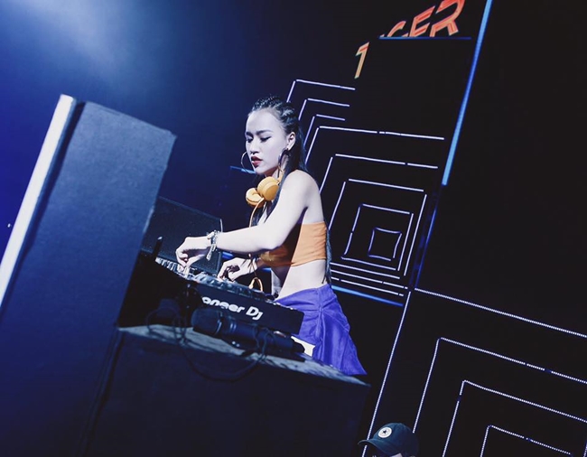 Thời điểm làm đám cưới, DJ Tít được khán giả chú ý khi tham gia chương trình "The Remix".