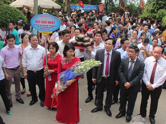 Tin tức trong ngày - Dâng chiếc bánh do nghệ nhân tài hoa nhất làm lên Vua Hùng