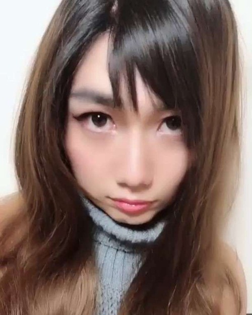 Gái xinh khoe cơ bắp và sự thật khiến ai cũng giật mình - 2