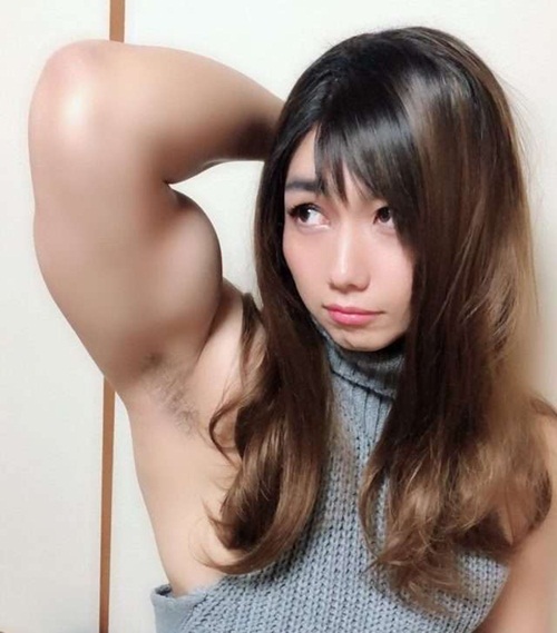 Gái xinh khoe cơ bắp và sự thật khiến ai cũng giật mình - 3