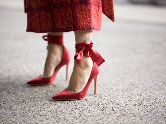 Bí quyết mặc đẹp - Giày gì rẻ cũng được, nhưng cao gót nhất định phải đắt tiền