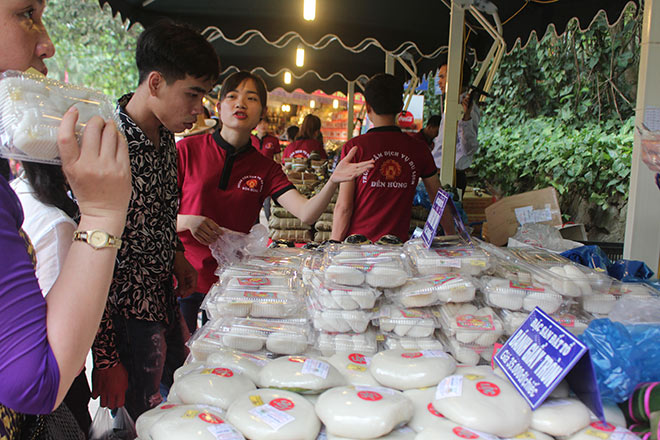 Dâng chiếc bánh do nghệ nhân tài hoa nhất làm lên Vua Hùng - 2