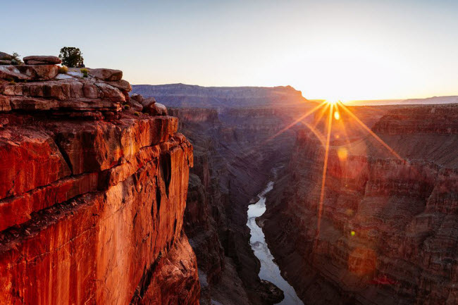 Grand Canyon, Mỹ: Vườn quốc gia Grand Canyon đẹp mê hồn vào lúc hoàng hôn, đặc biệt tại vị trí đỉnh Yavapai.