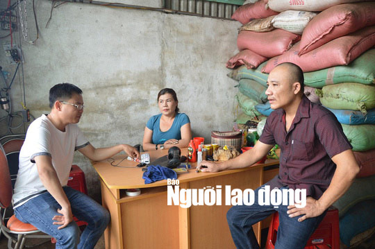 Tạm giữ khẩn cấp 5 người vụ cà phê nhuộm than pin dùng làm thực phẩm - 2