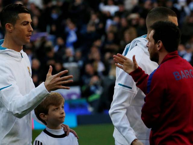 Barca xem cúp C1 qua TV, Messi vẫn soán ngôi Ronaldo “vua hái tiền”