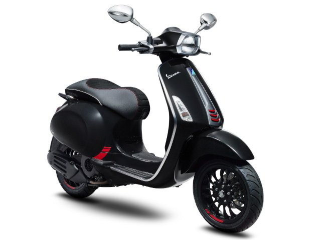 Thế giới xe - Ra mắt Vespa Sprint Carbon 2018 giá 76,5 triệu đồng