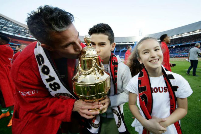 Tin HOT bóng đá tối 24/4: Cầu thủ Barca ủng hộ Valverde - 3